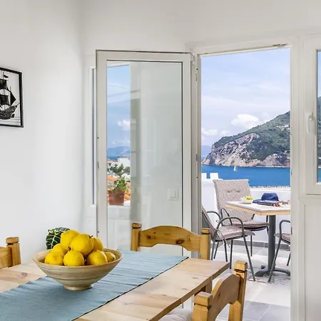 Nikolas House 度假居