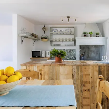 Nikolas House 斯科派洛斯